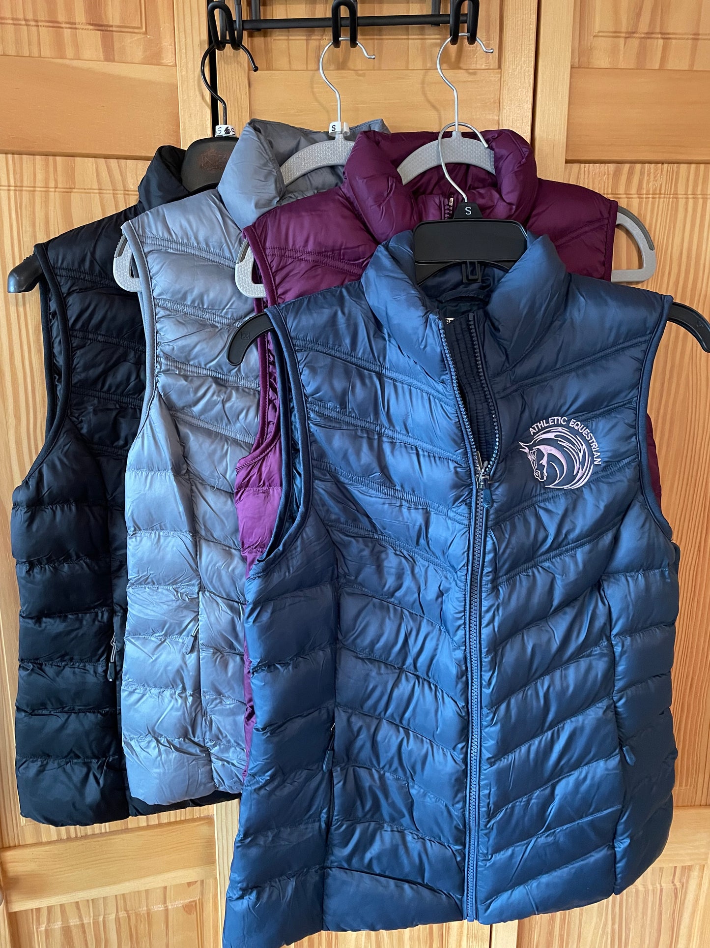 AE Women's Puffy Vest